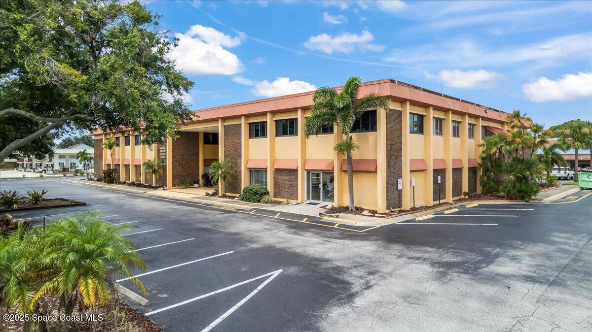 1395 N Courtenay Parkway, 205