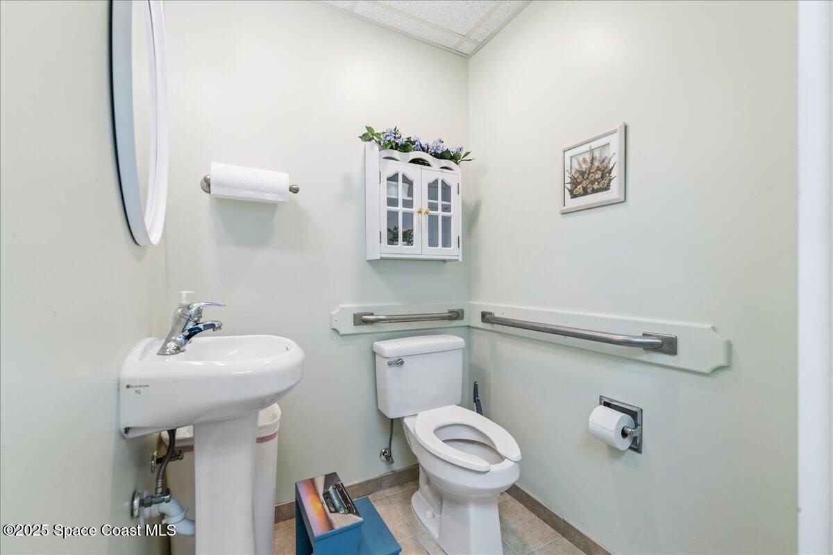 1395 N Courtenay Parkway, 205