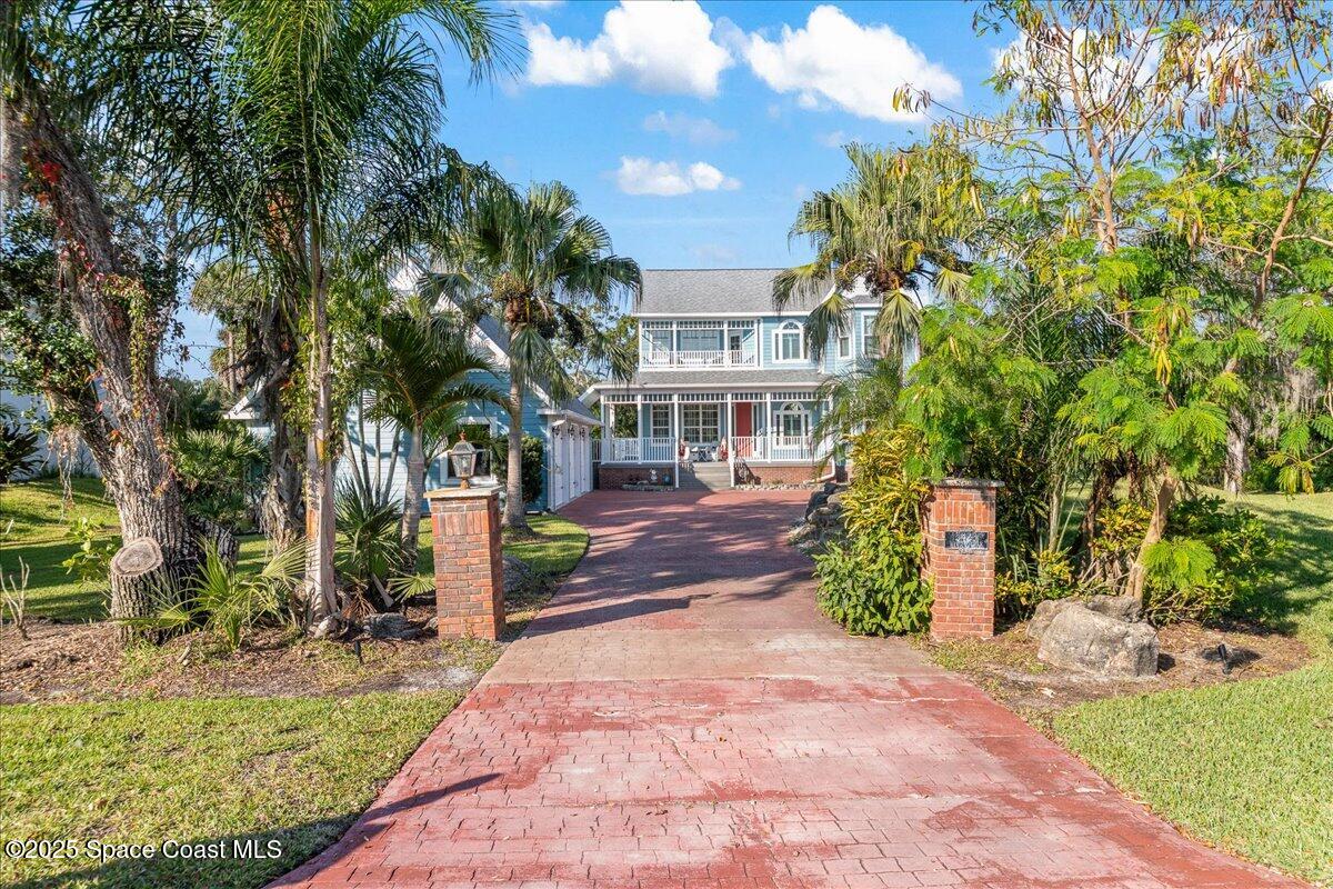 5423 Winding Way