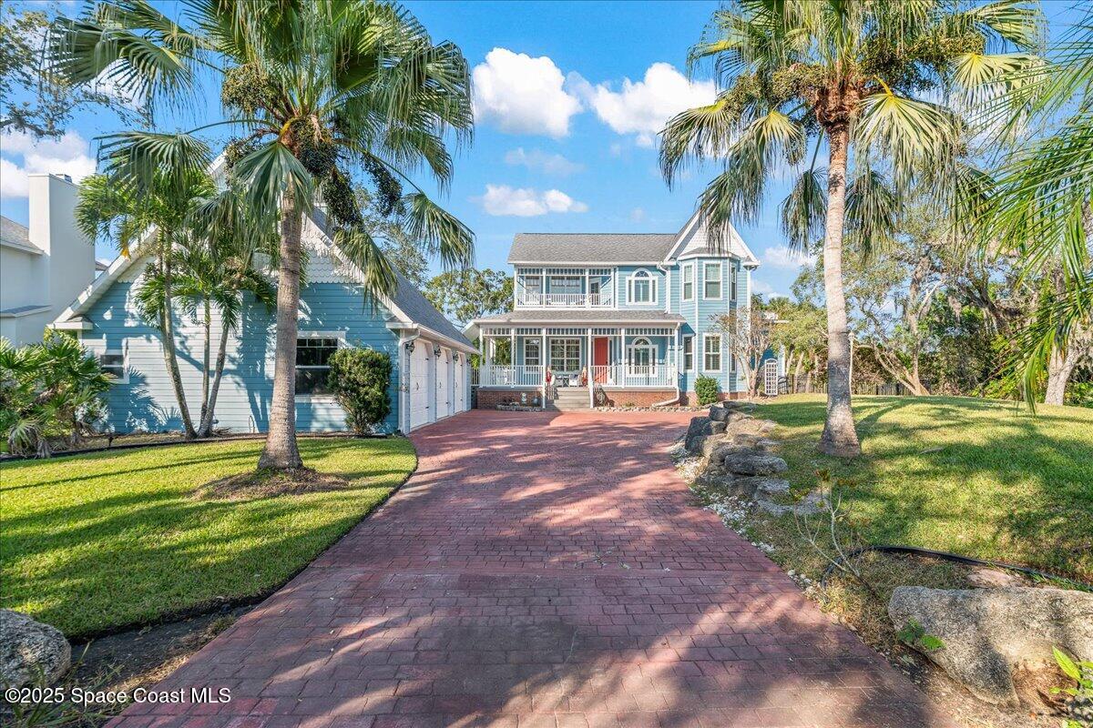 5423 Winding Way