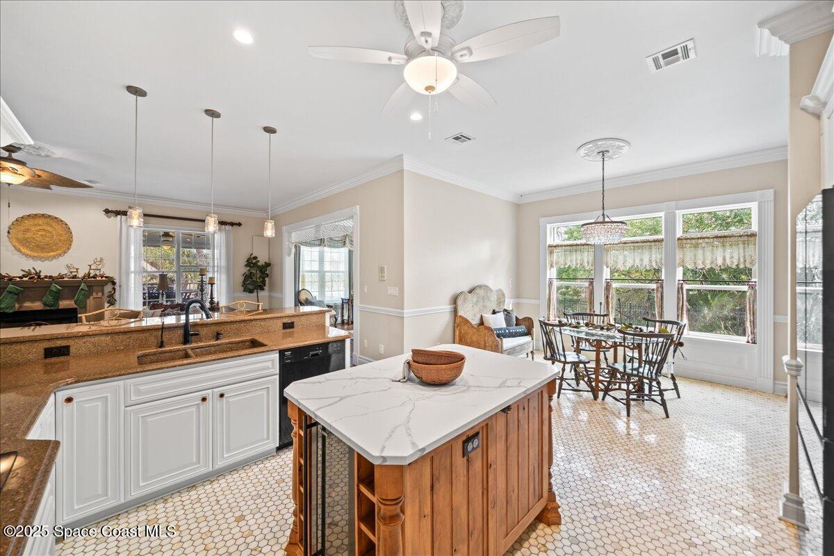 5423 Winding Way