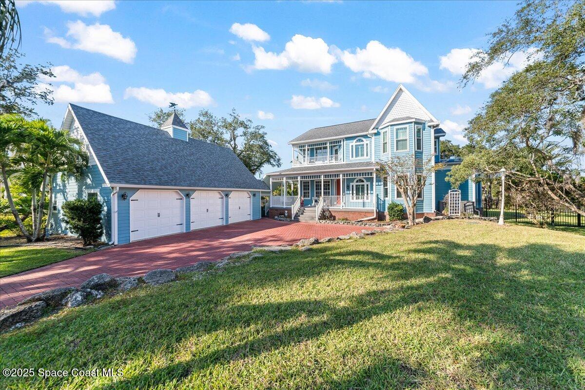 5423 Winding Way