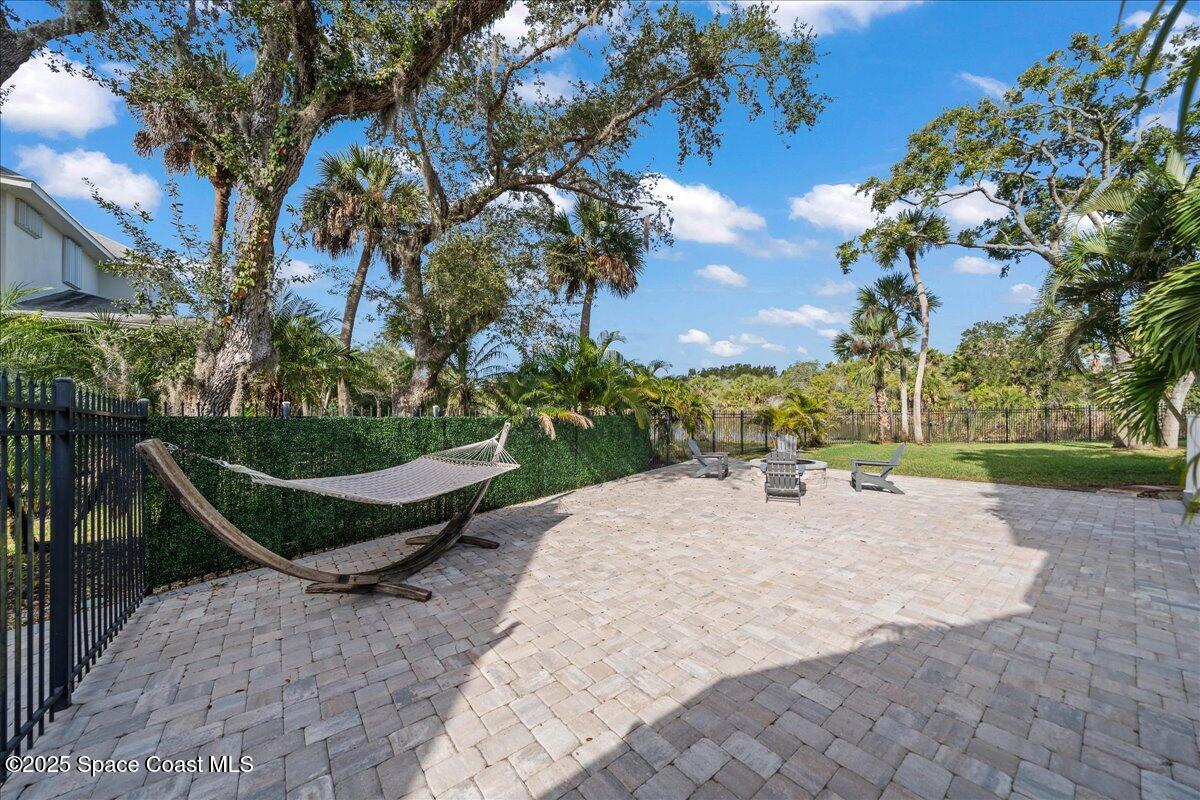 5423 Winding Way