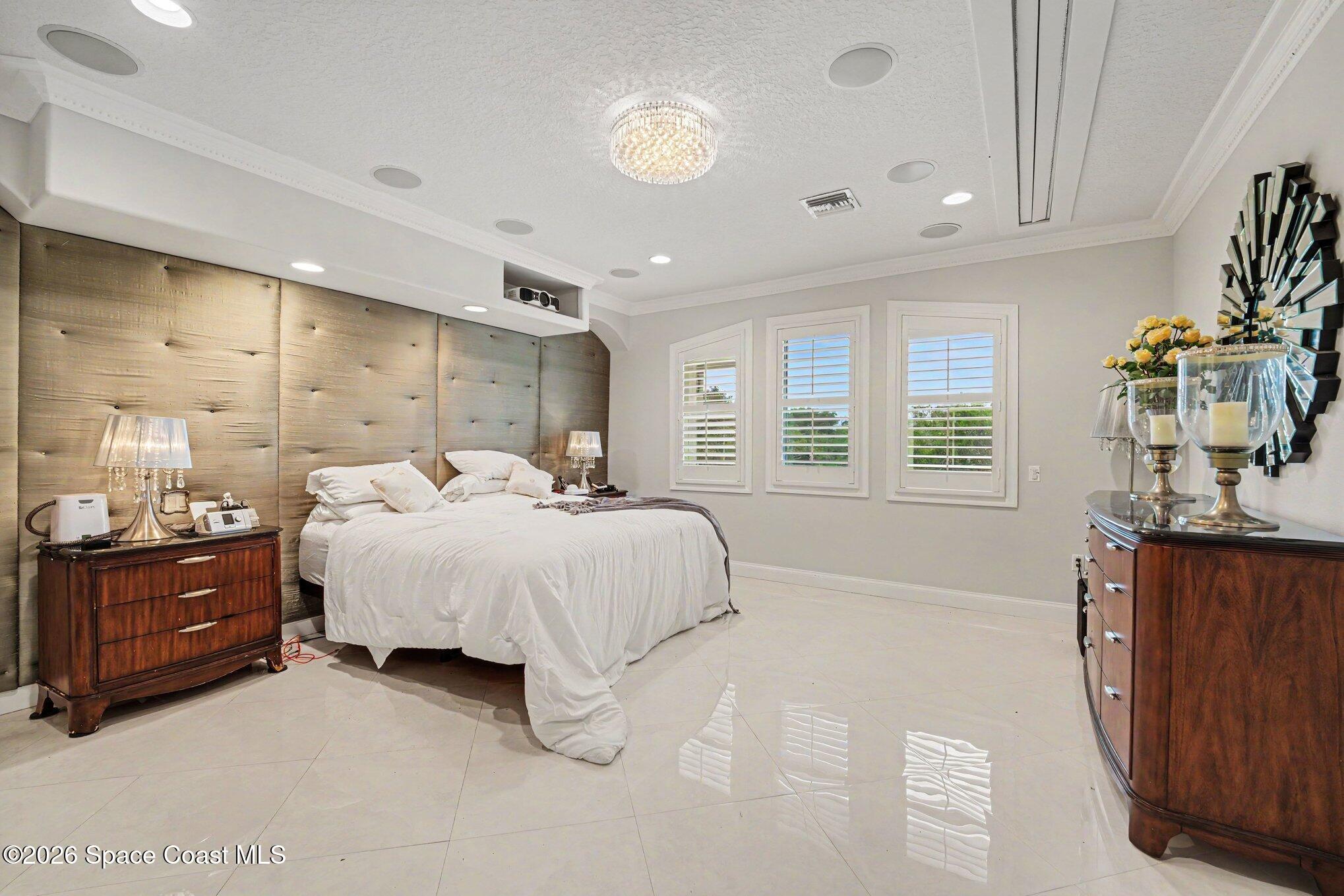 120 Lansing Island Drive