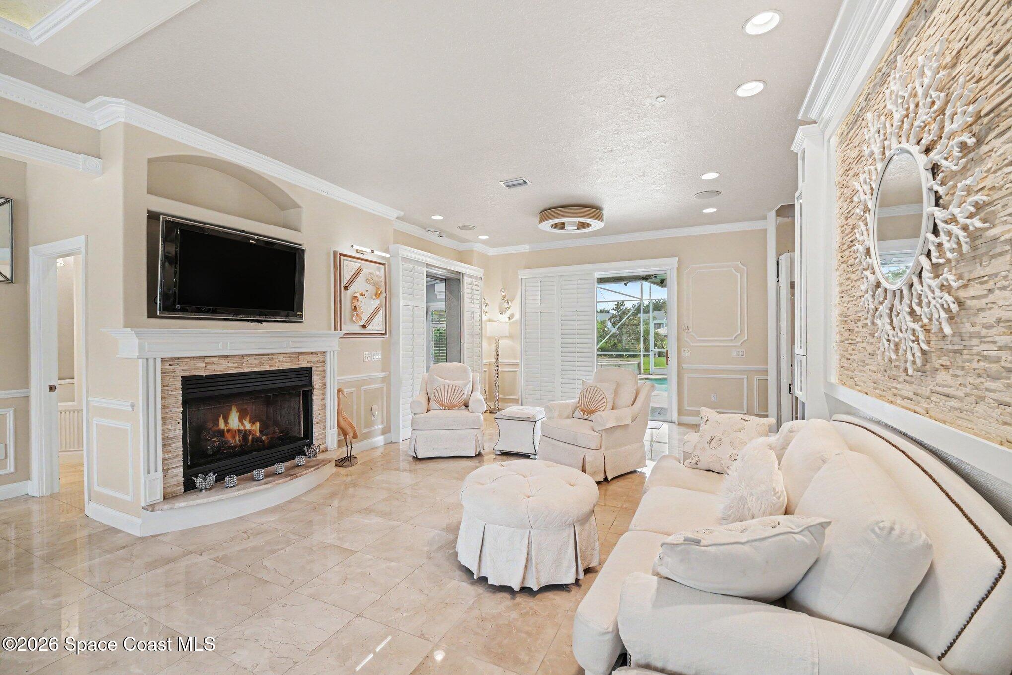 120 Lansing Island Drive