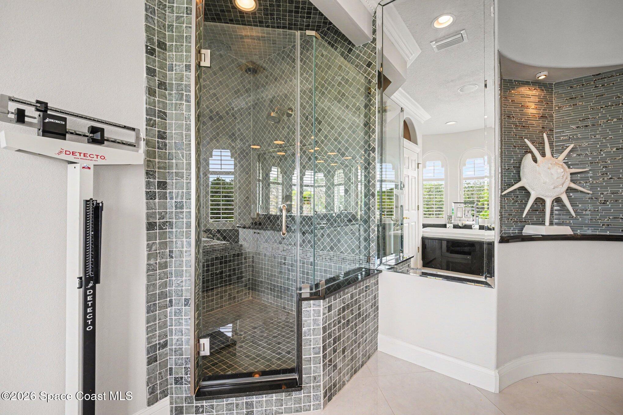 120 Lansing Island Drive