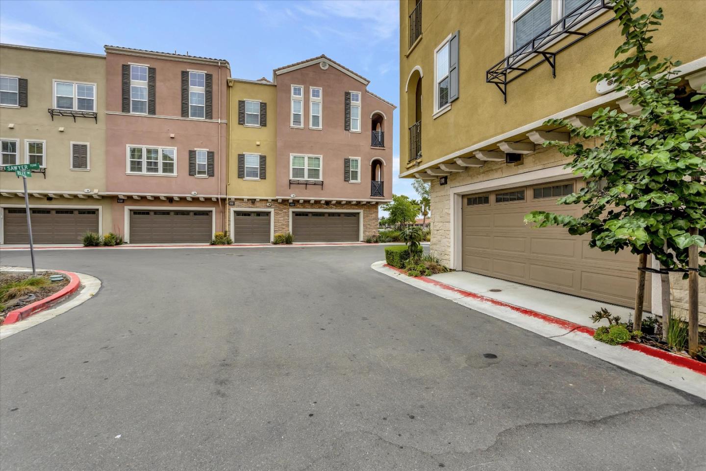 5814 Riley WAY