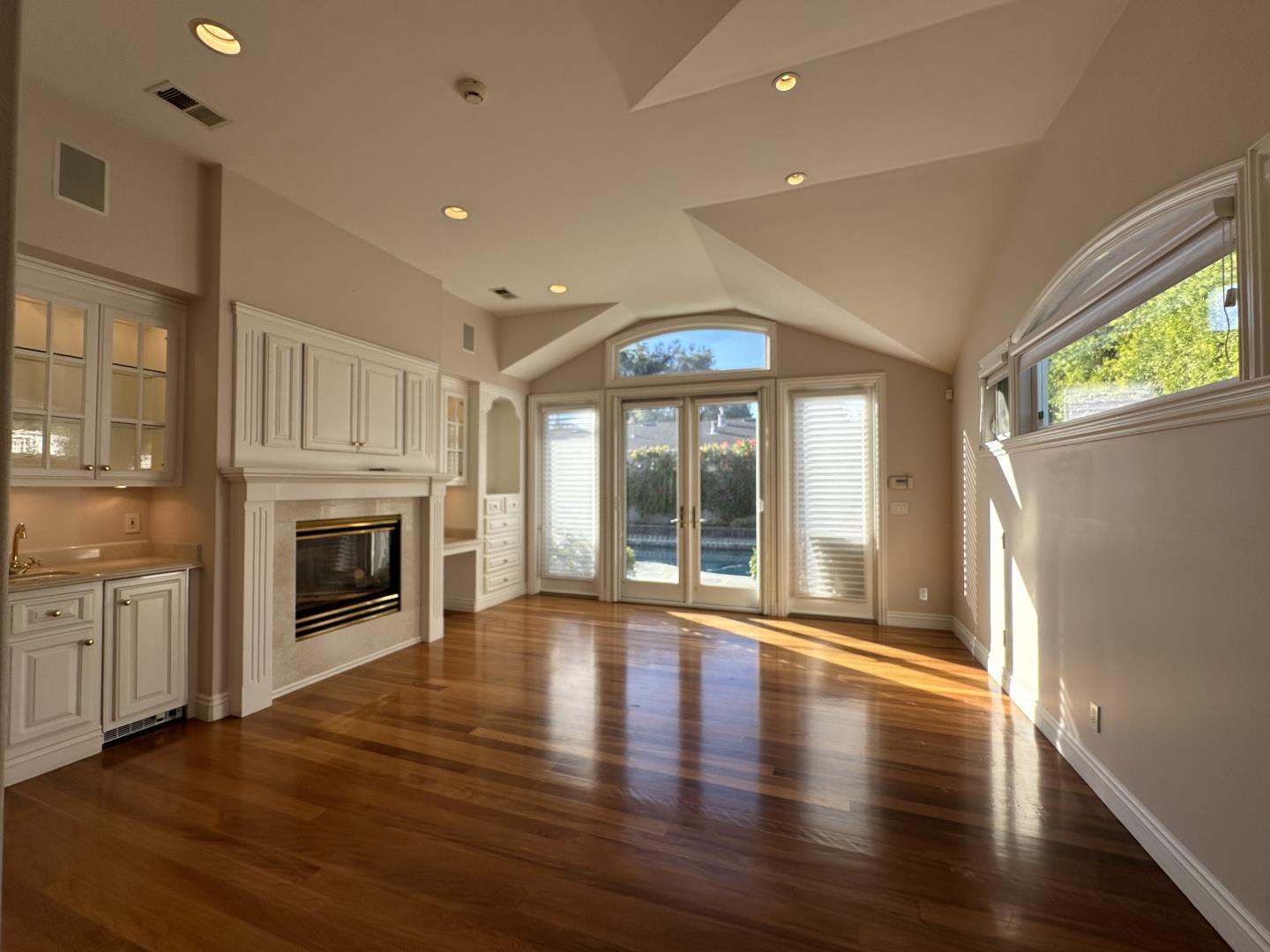 54 View ST