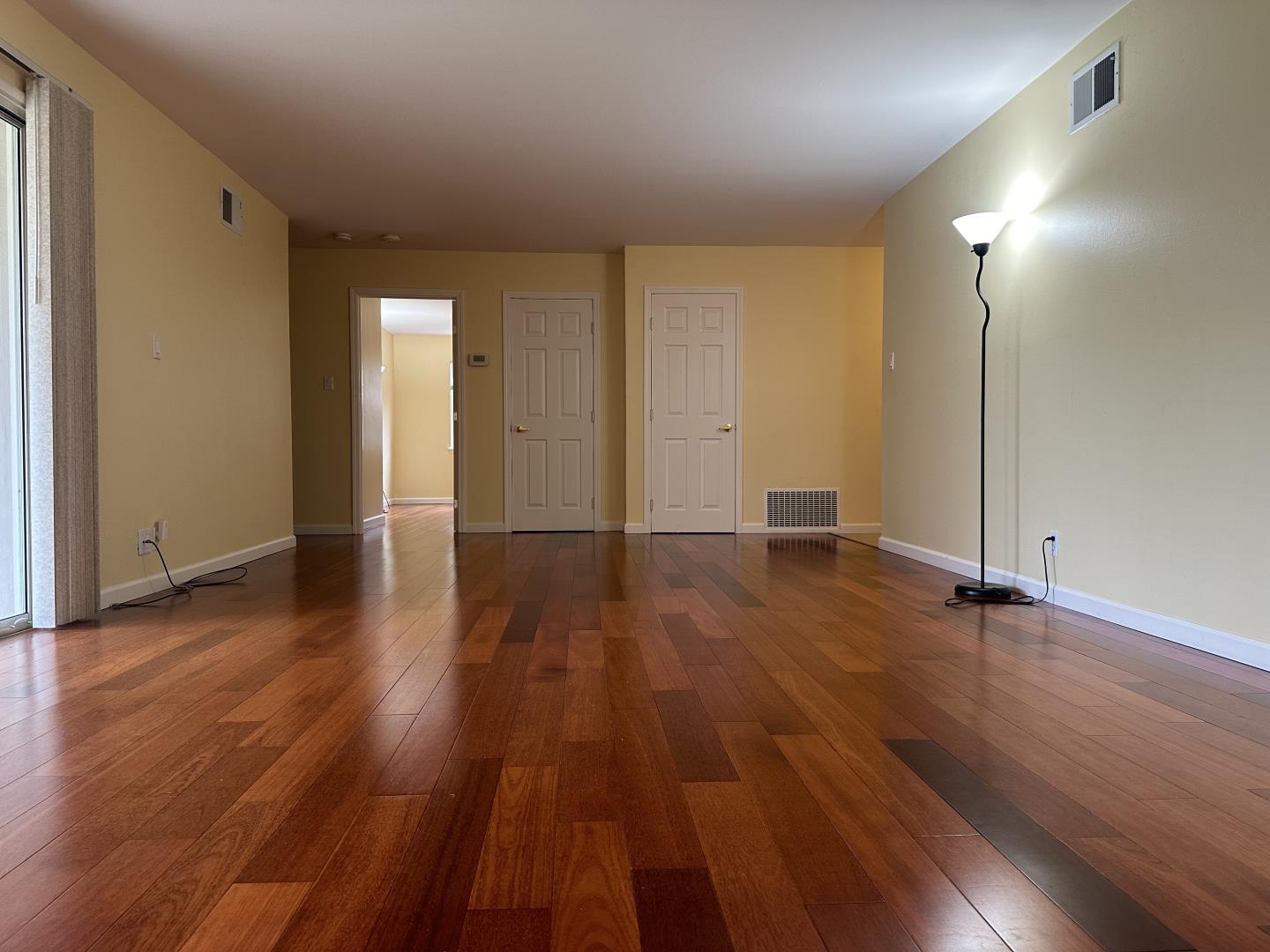 1934 Foxworthy AVE