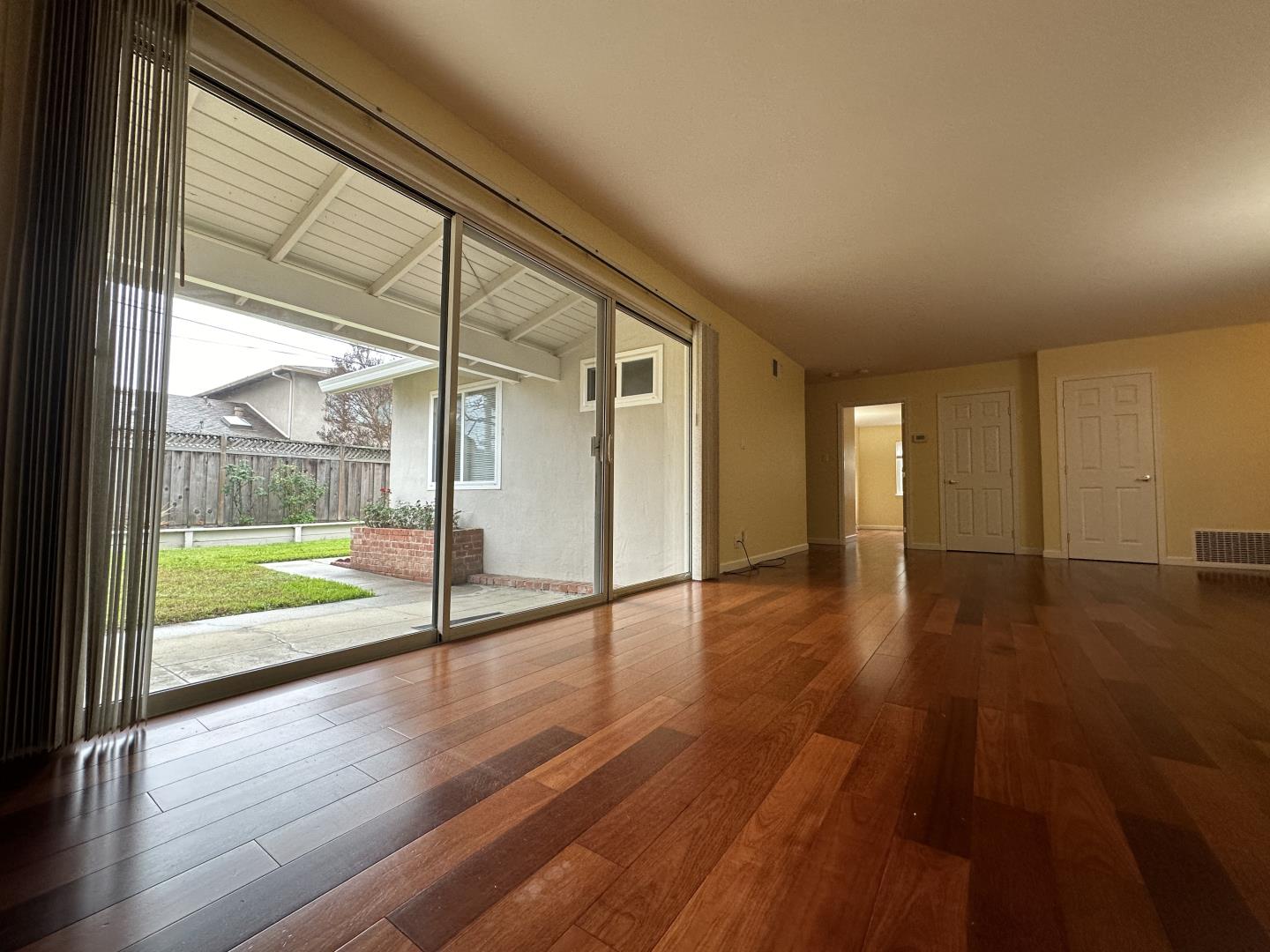1934 Foxworthy AVE