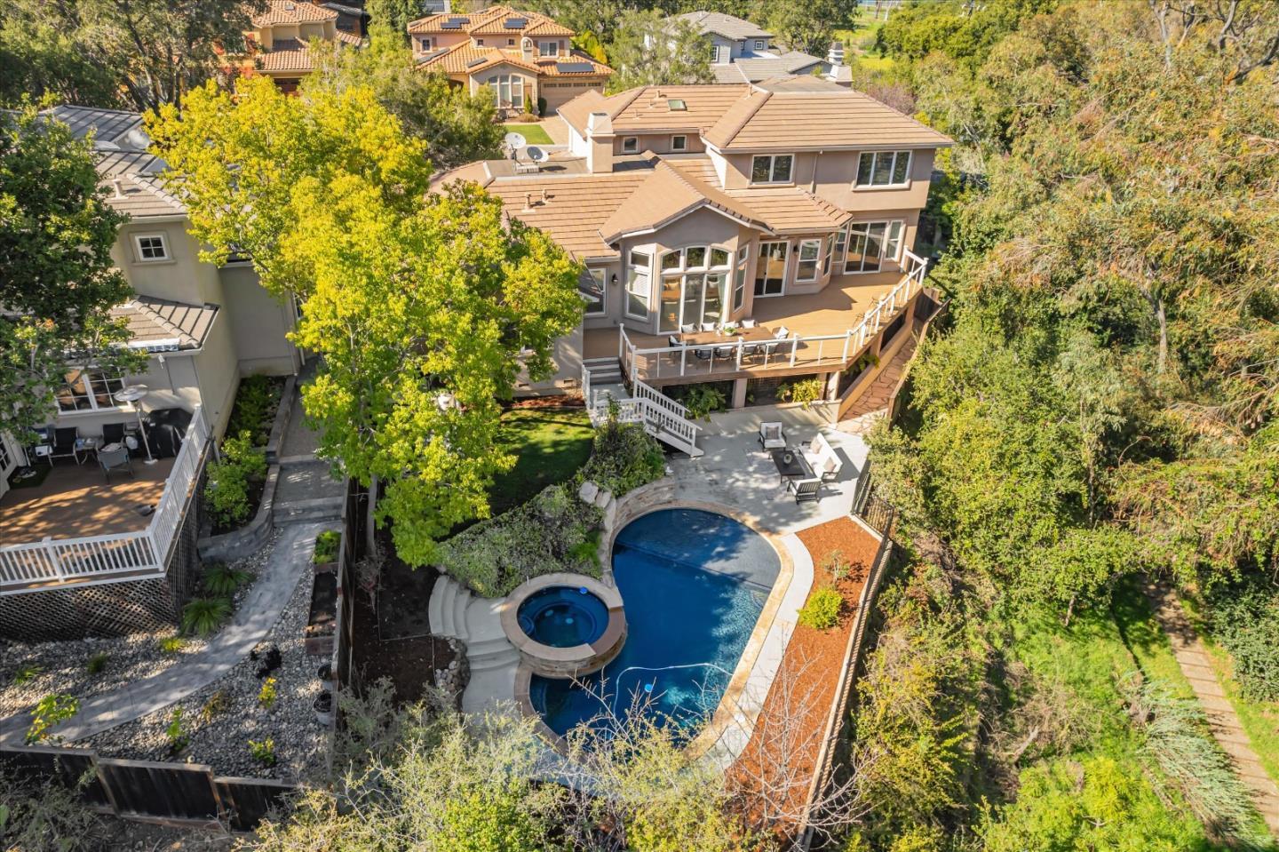 10108 Crescent Court