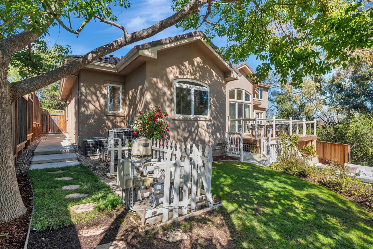 10108 Crescent Court