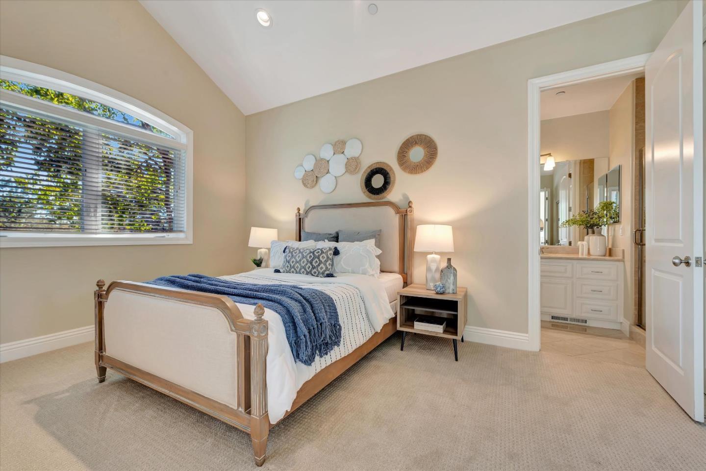 10108 Crescent Court