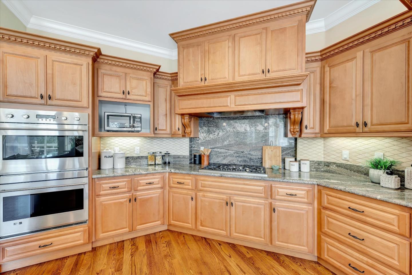 10108 Crescent Court