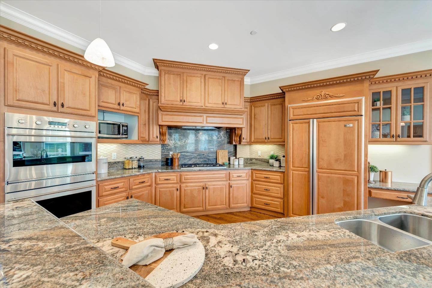 10108 Crescent Court