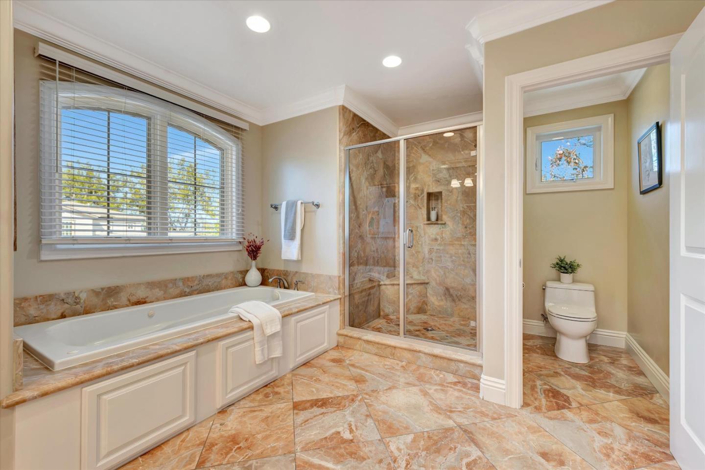 10108 Crescent Court