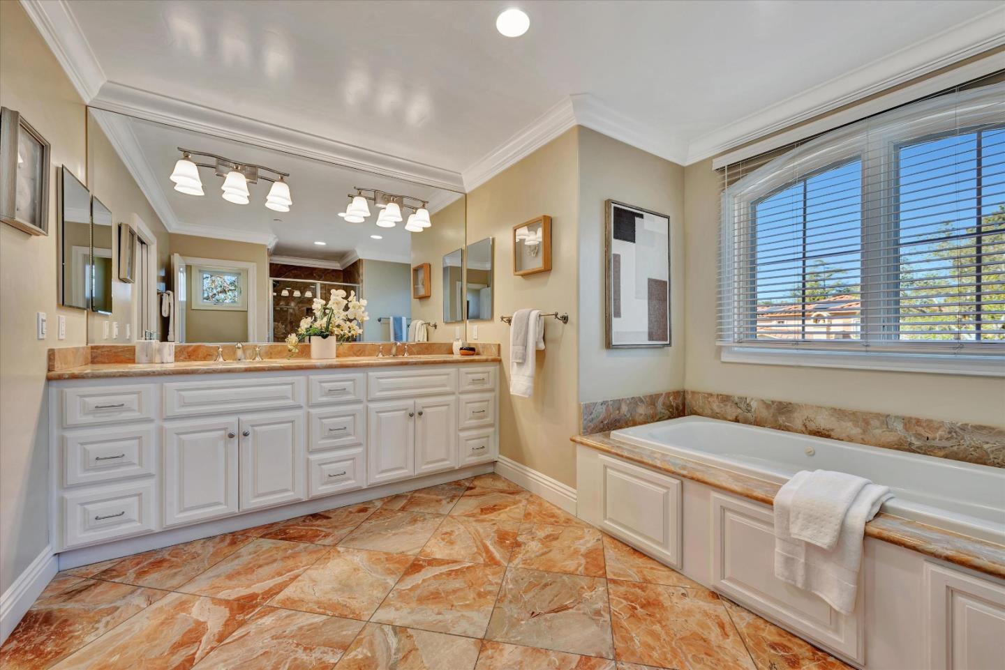 10108 Crescent Court