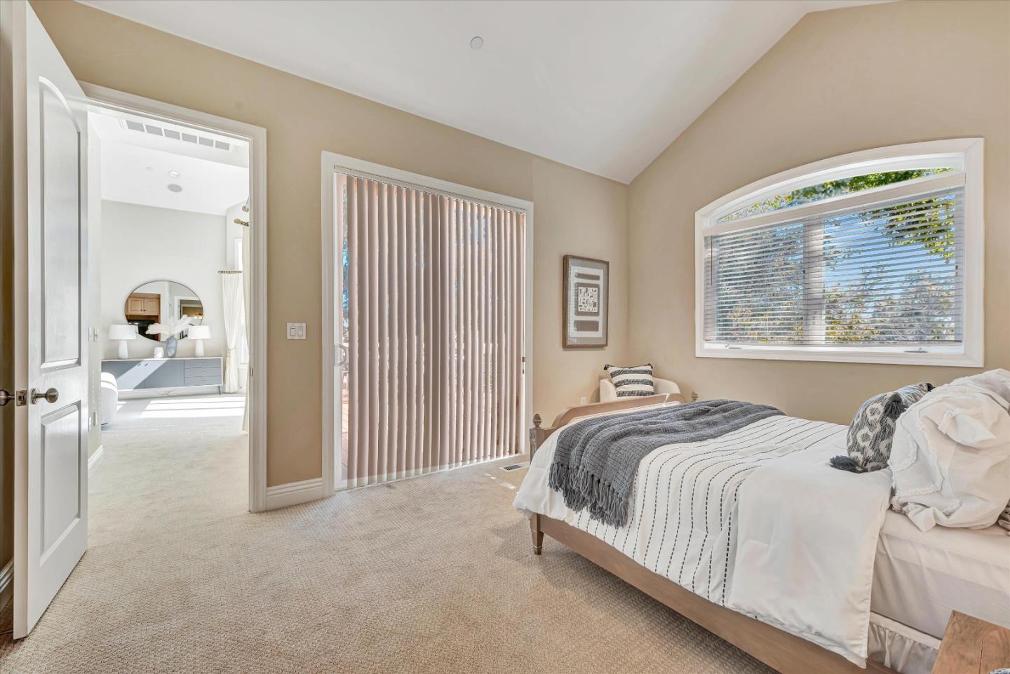 10108 Crescent Court
