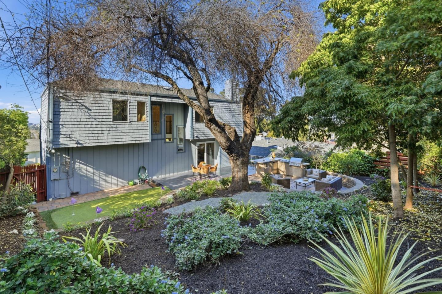 347 Rolling Hills Avenue