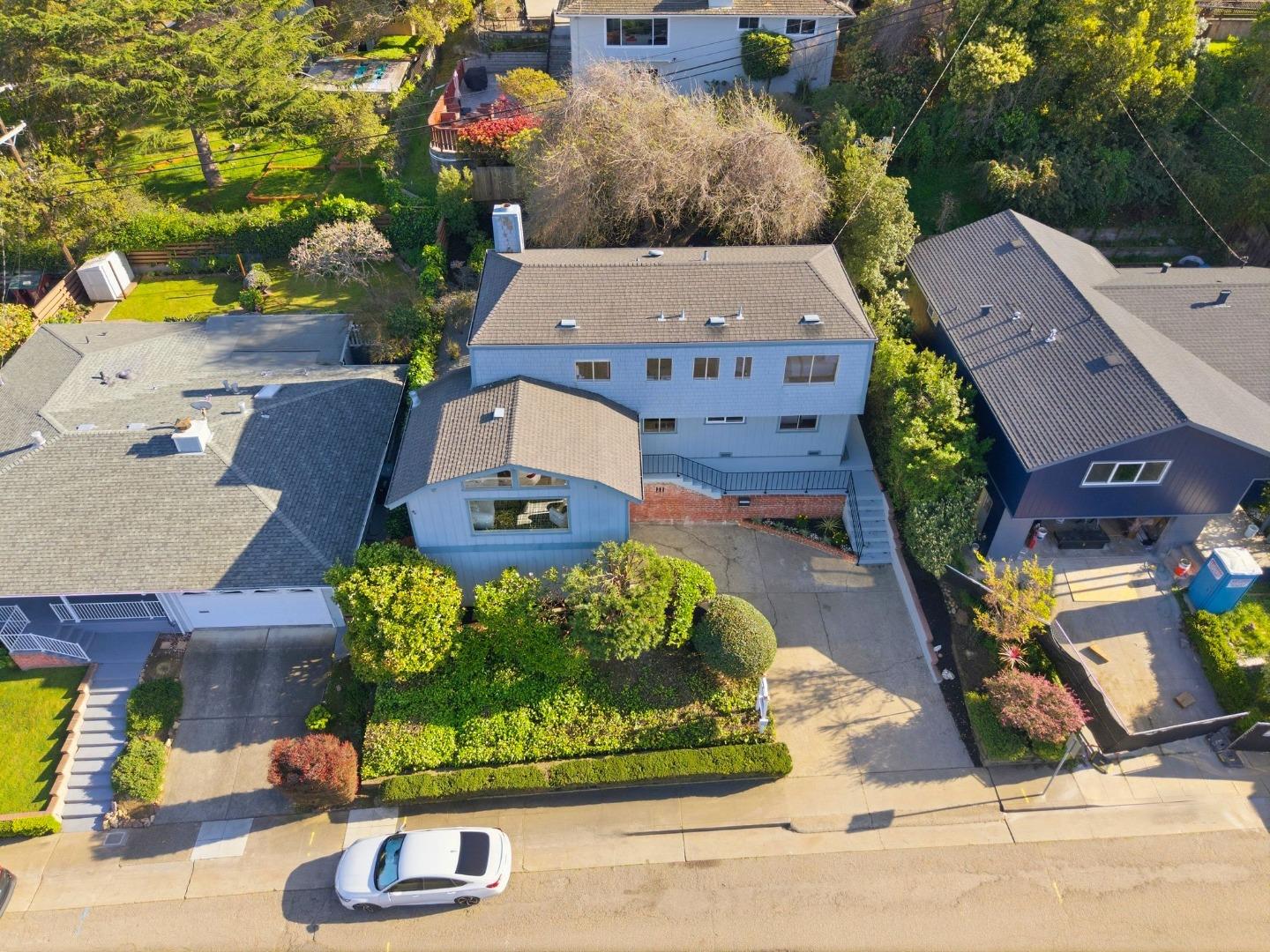 347 Rolling Hills Avenue