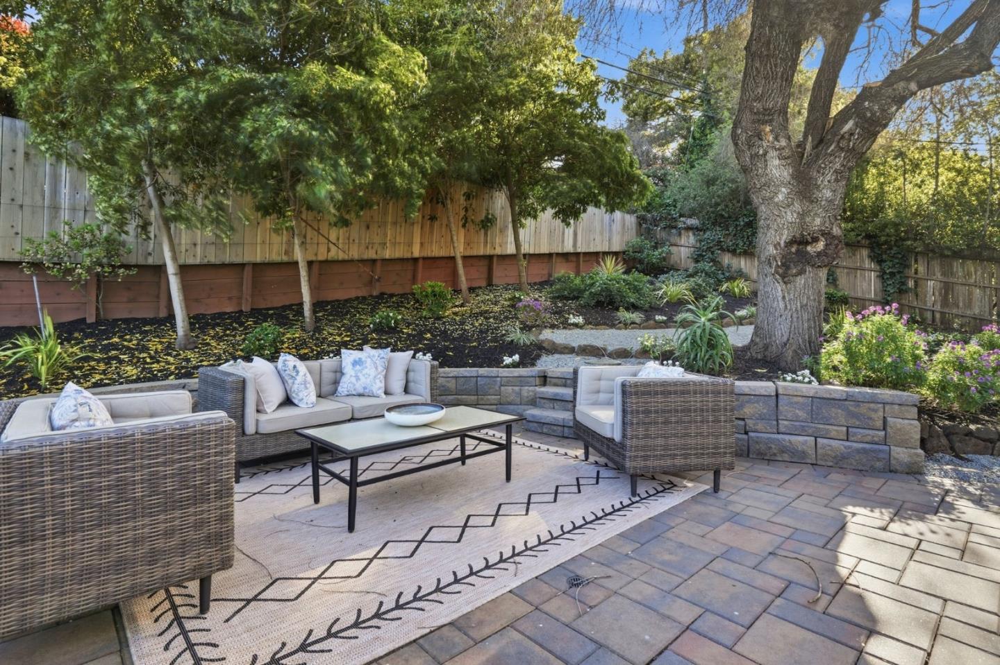 347 Rolling Hills Avenue