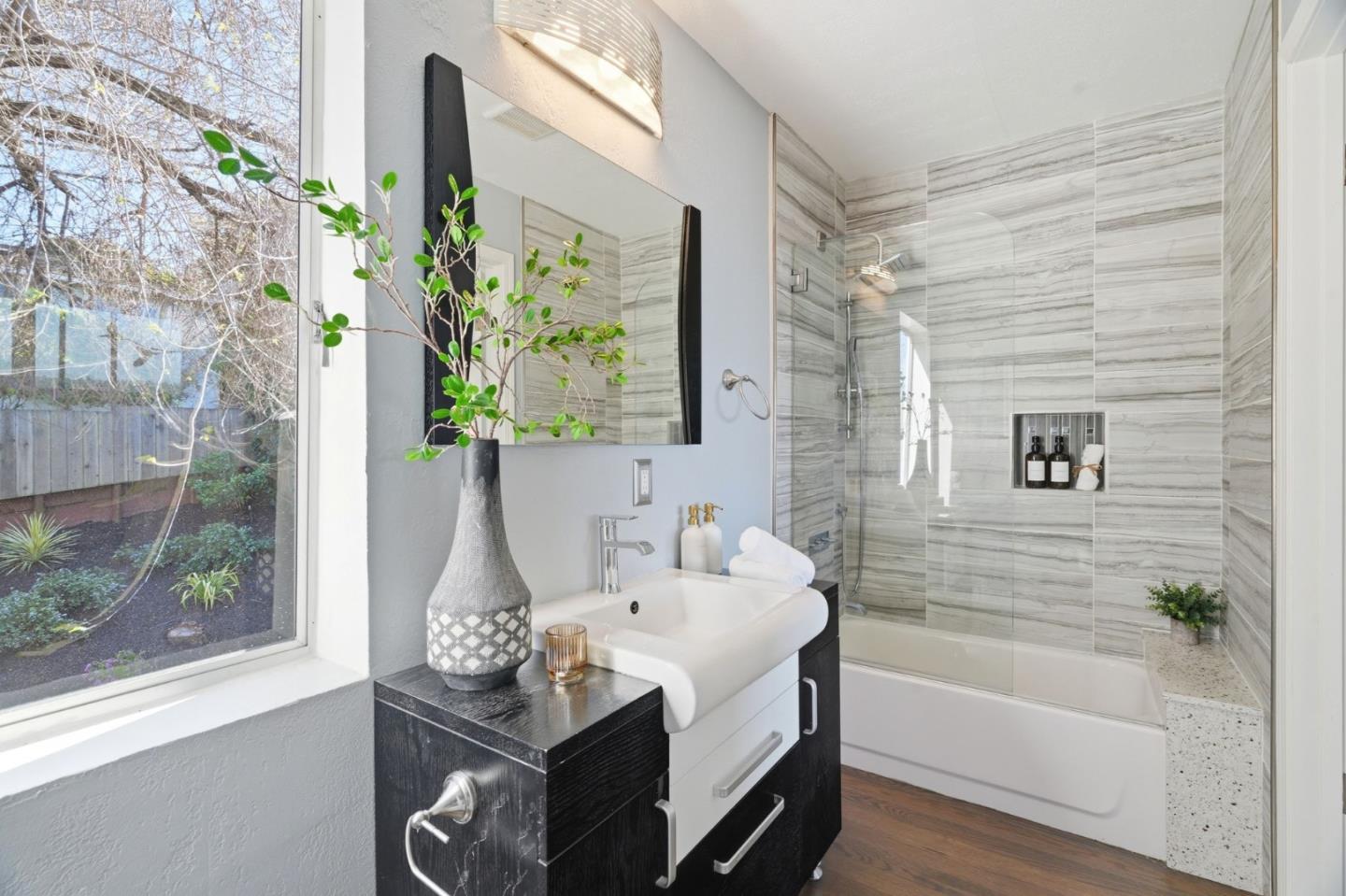 347 Rolling Hills Avenue