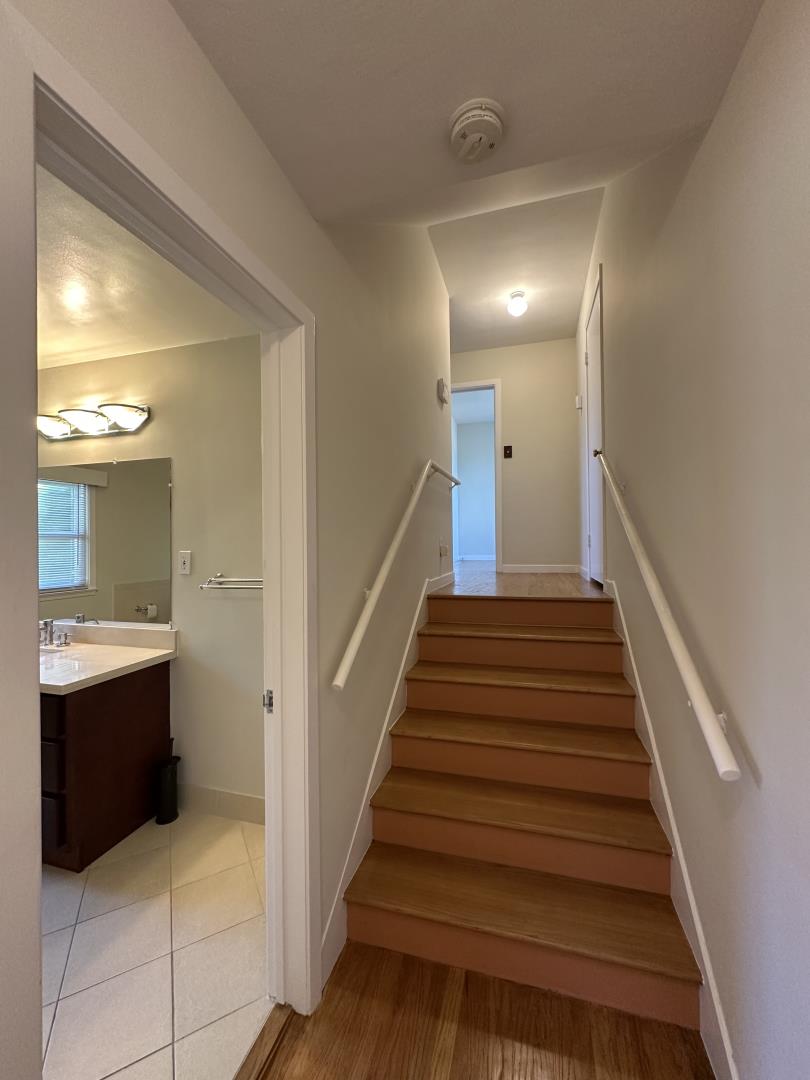 346 Rolling Hills AVE