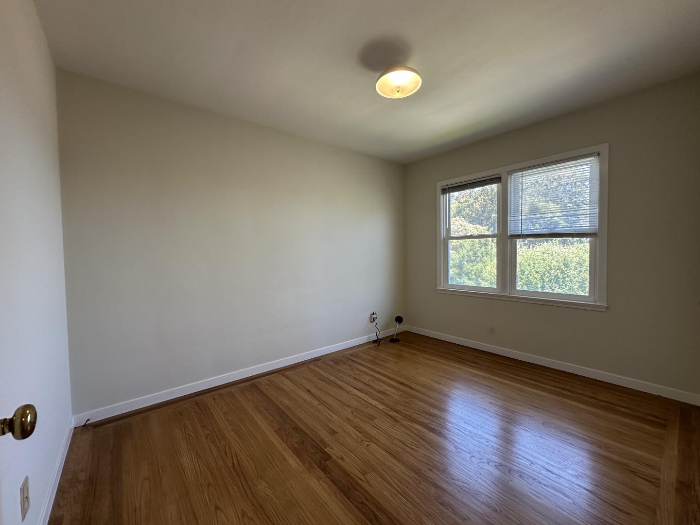 346 Rolling Hills AVE