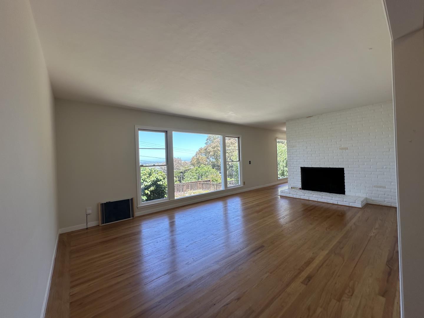 346 Rolling Hills AVE