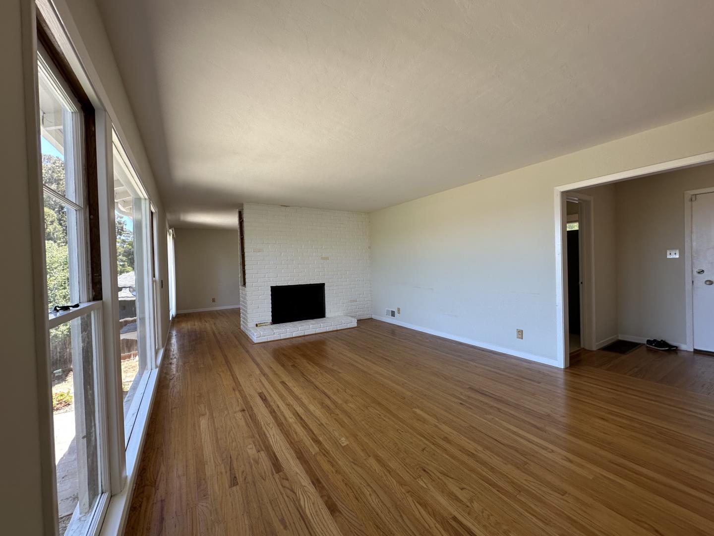 346 Rolling Hills AVE
