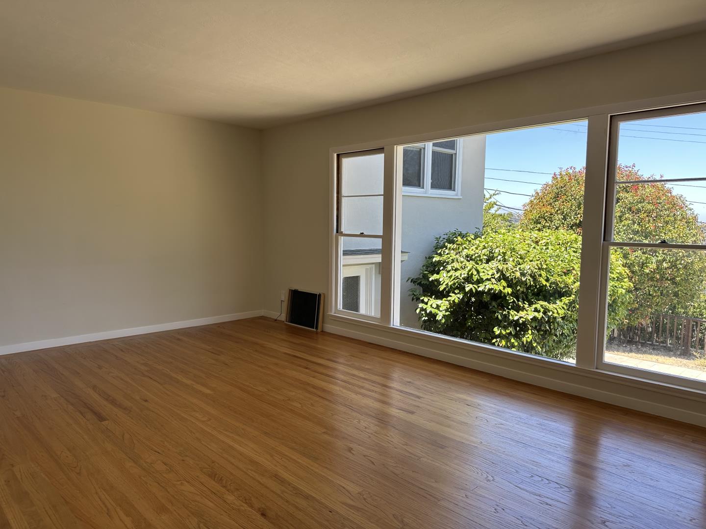 346 Rolling Hills AVE