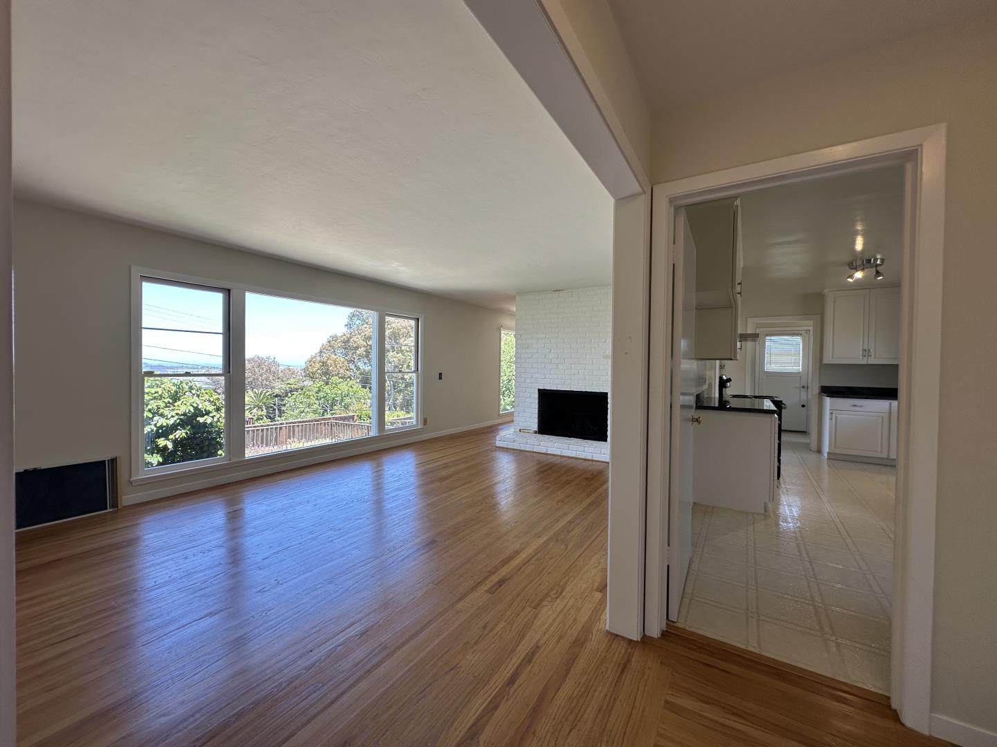 346 Rolling Hills AVE