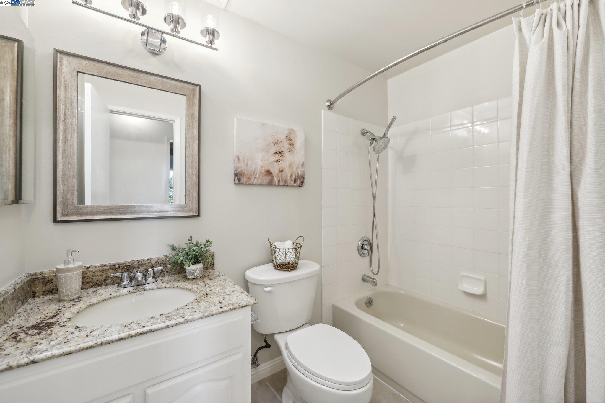 525 Ridgeview Court