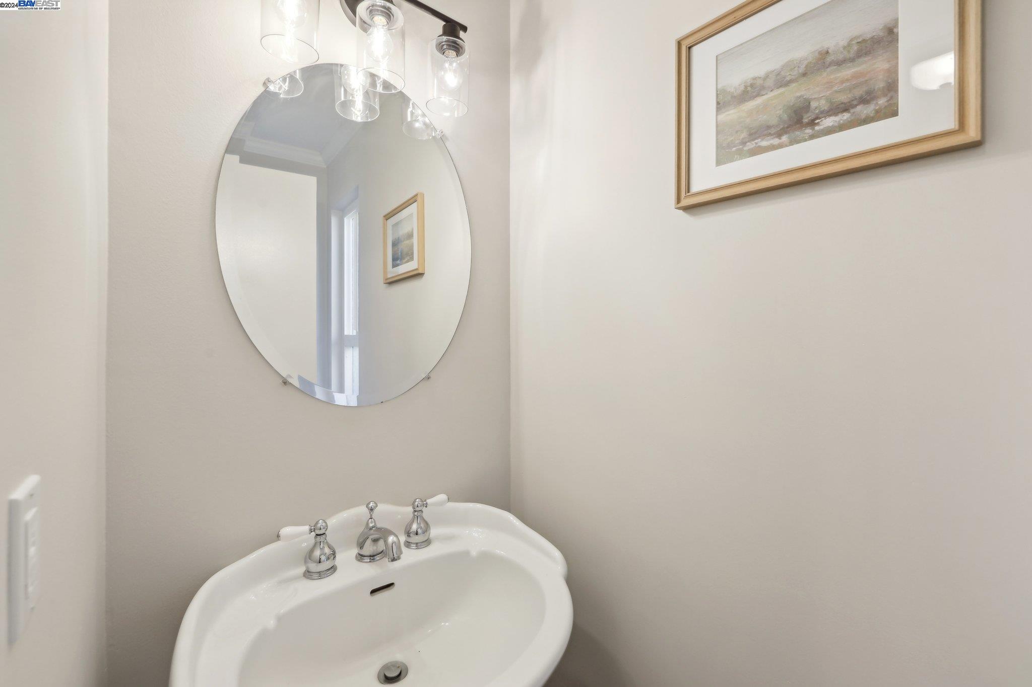 525 Ridgeview Court