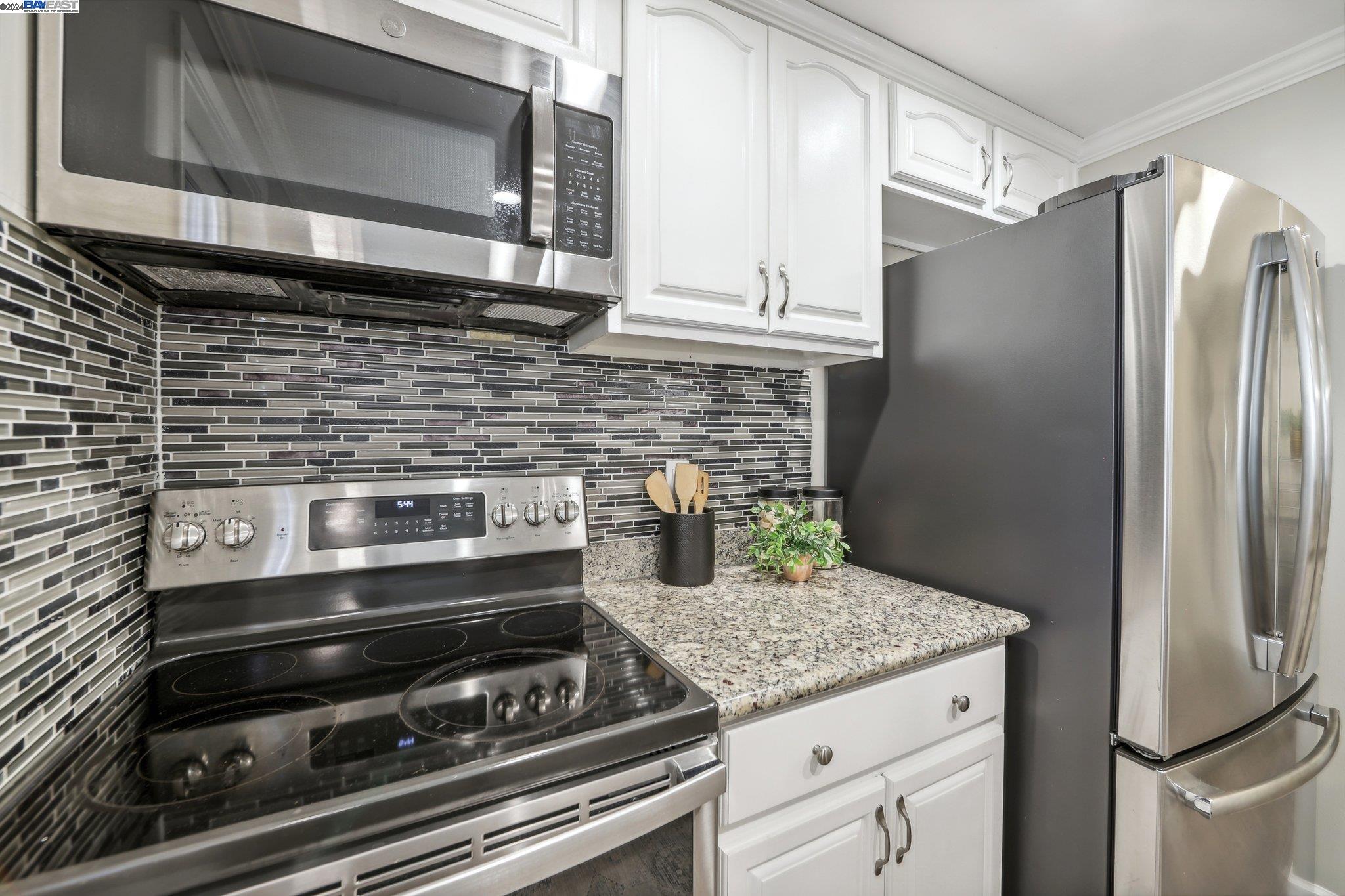 525 Ridgeview Court