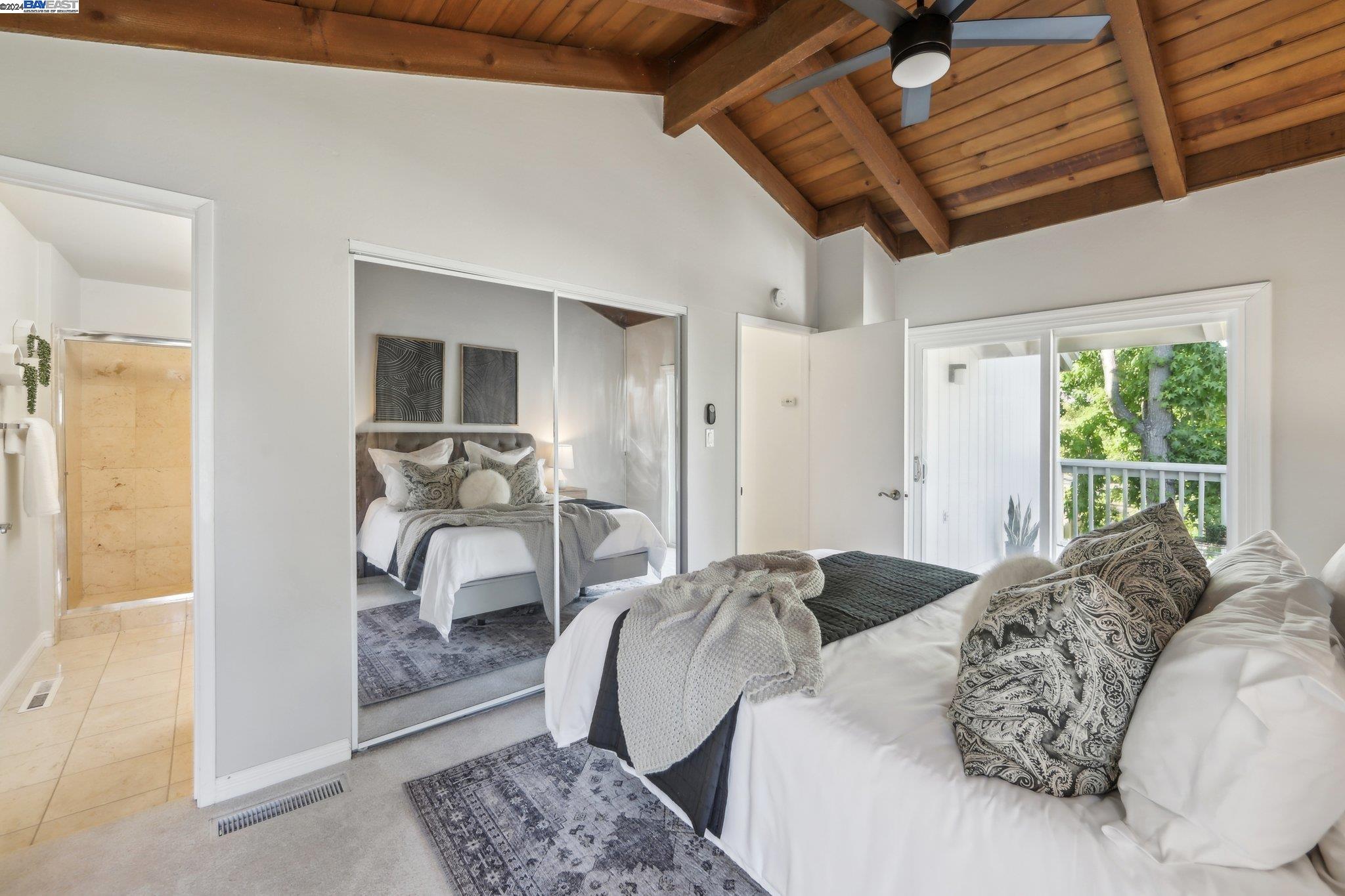 525 Ridgeview Court
