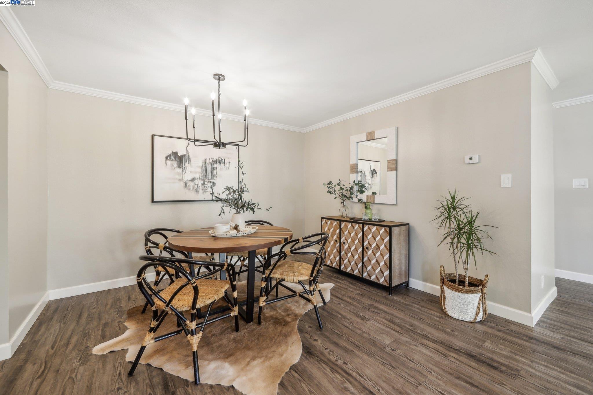 525 Ridgeview Court