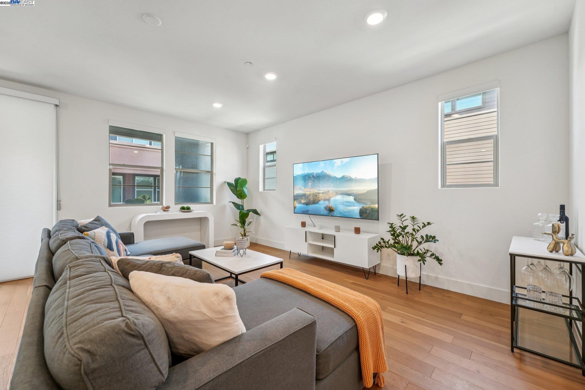 5860 Midnight Place Unit I