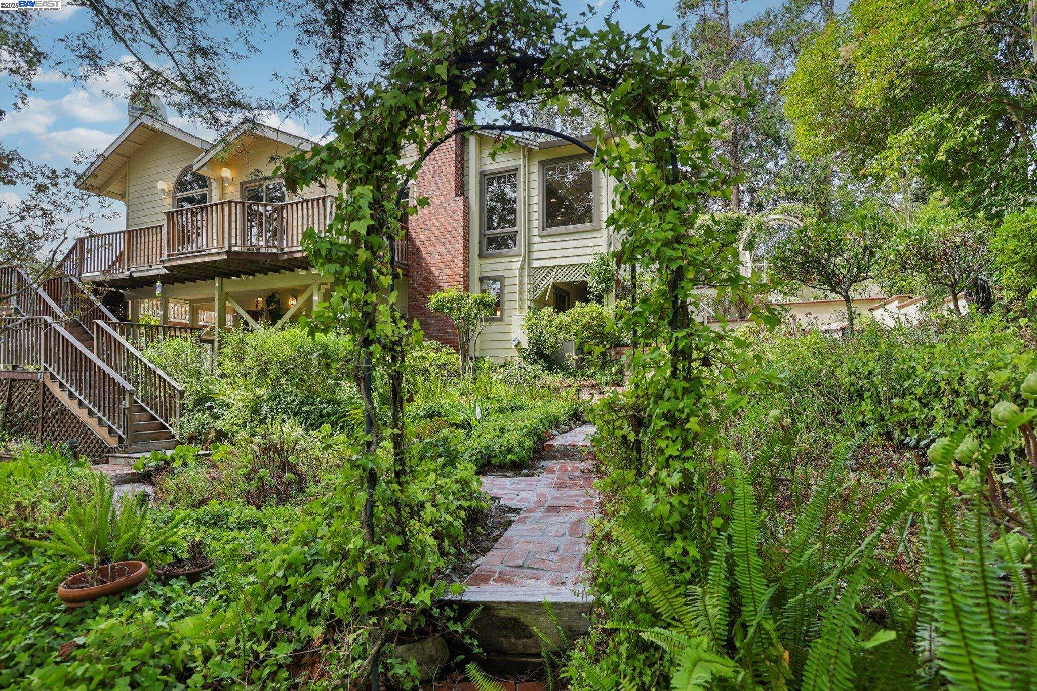 245 Lakewood Road