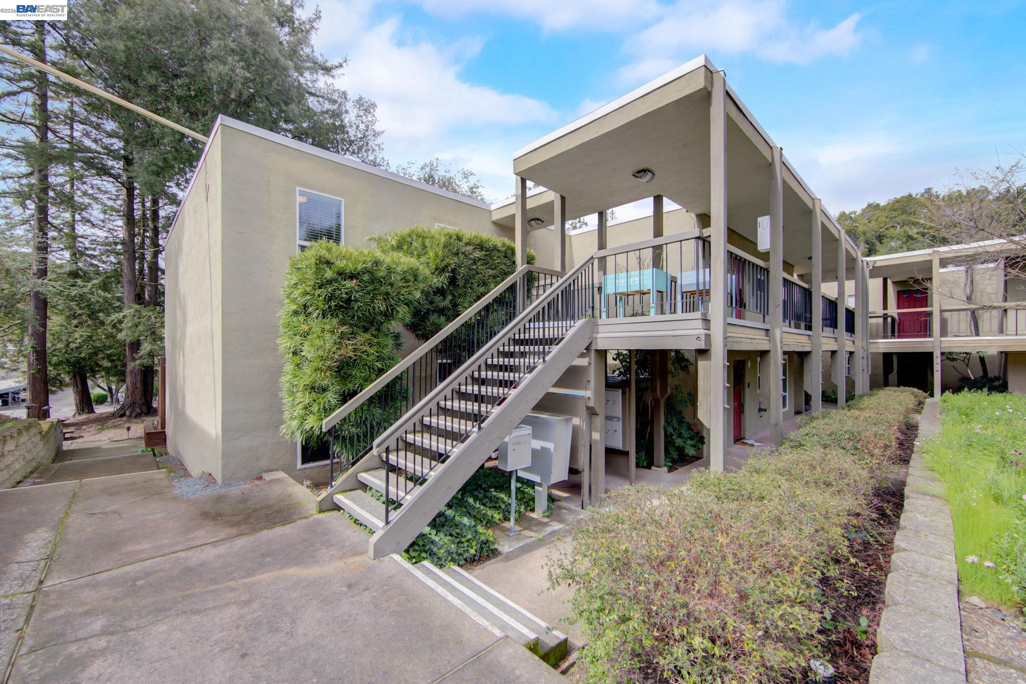 651 Moraga Road Unit: #5