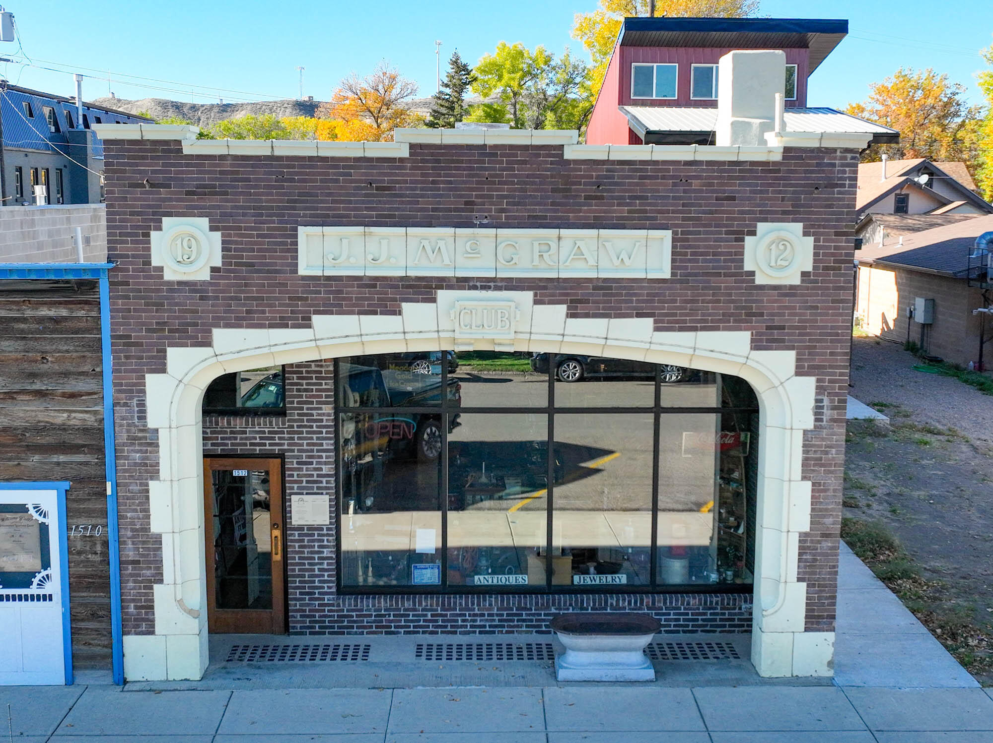 1512 Front Street