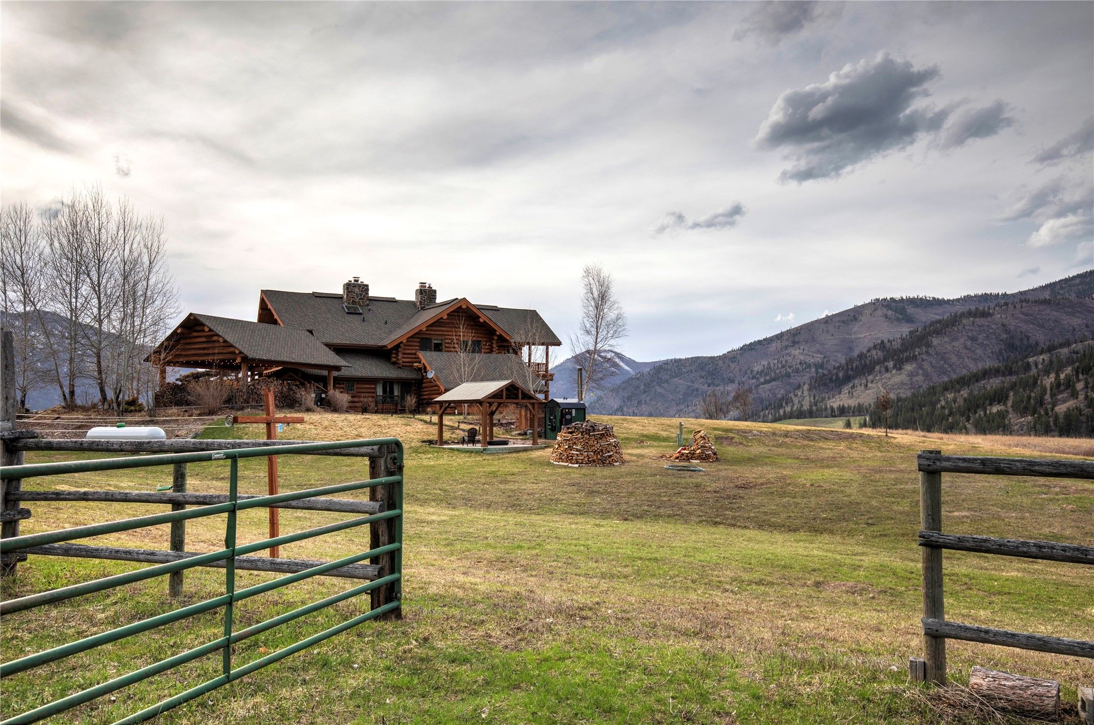 1484 Sawmill Gulch Road