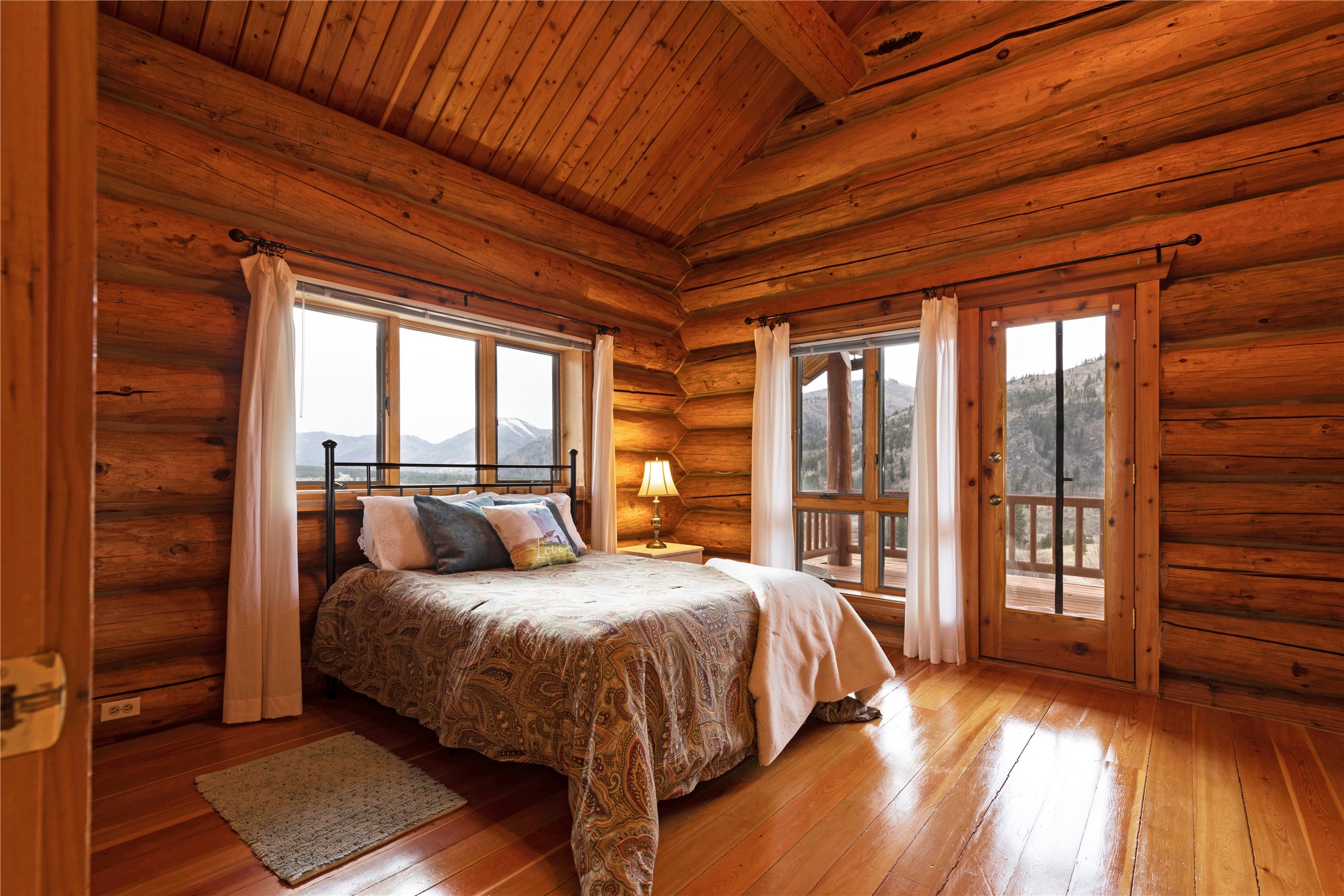 1484 Sawmill Gulch Road
