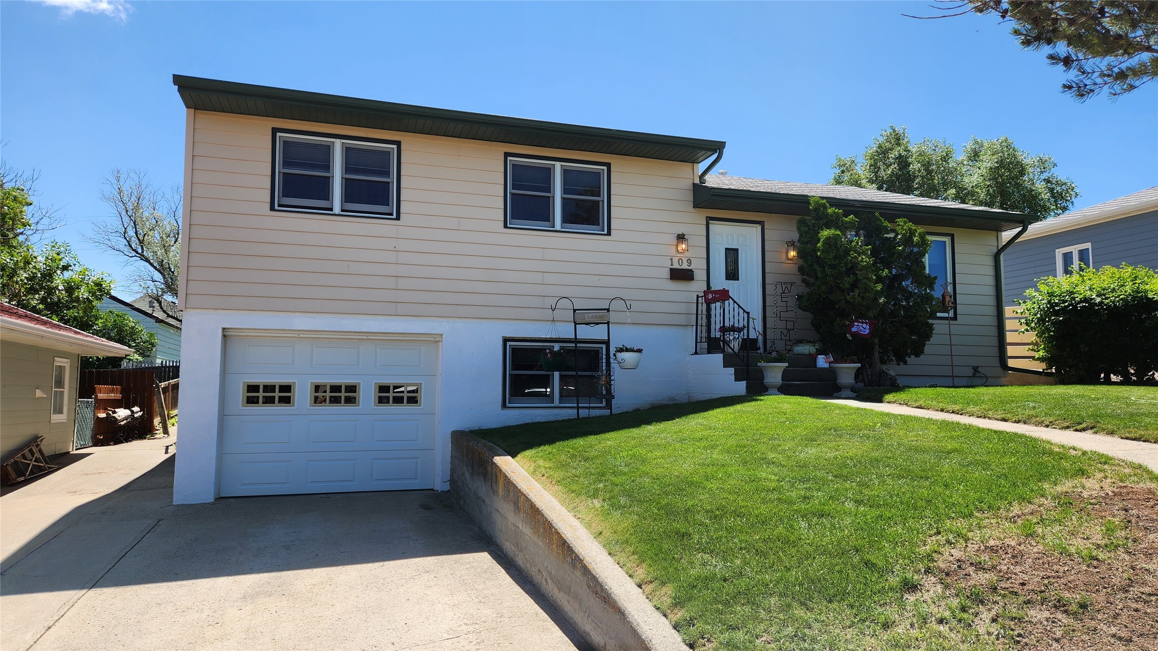109 9th Avenue SE
