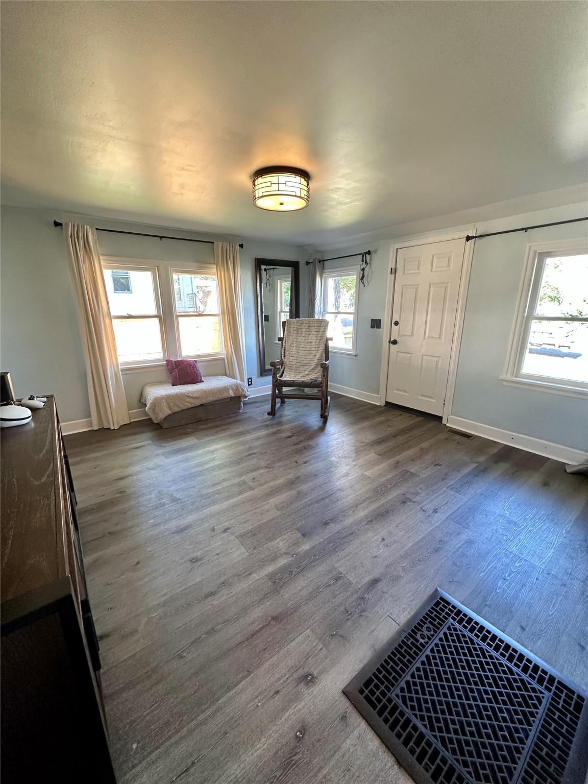 29 8th Avenue SE