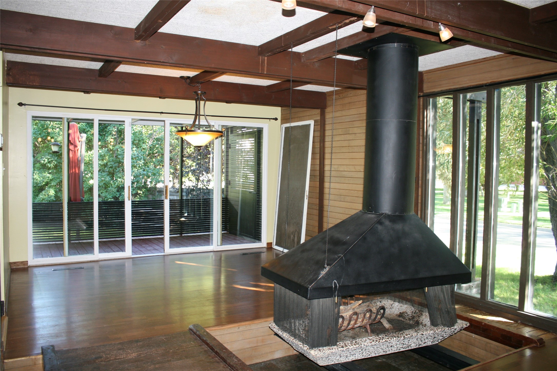 407 Riverview Court