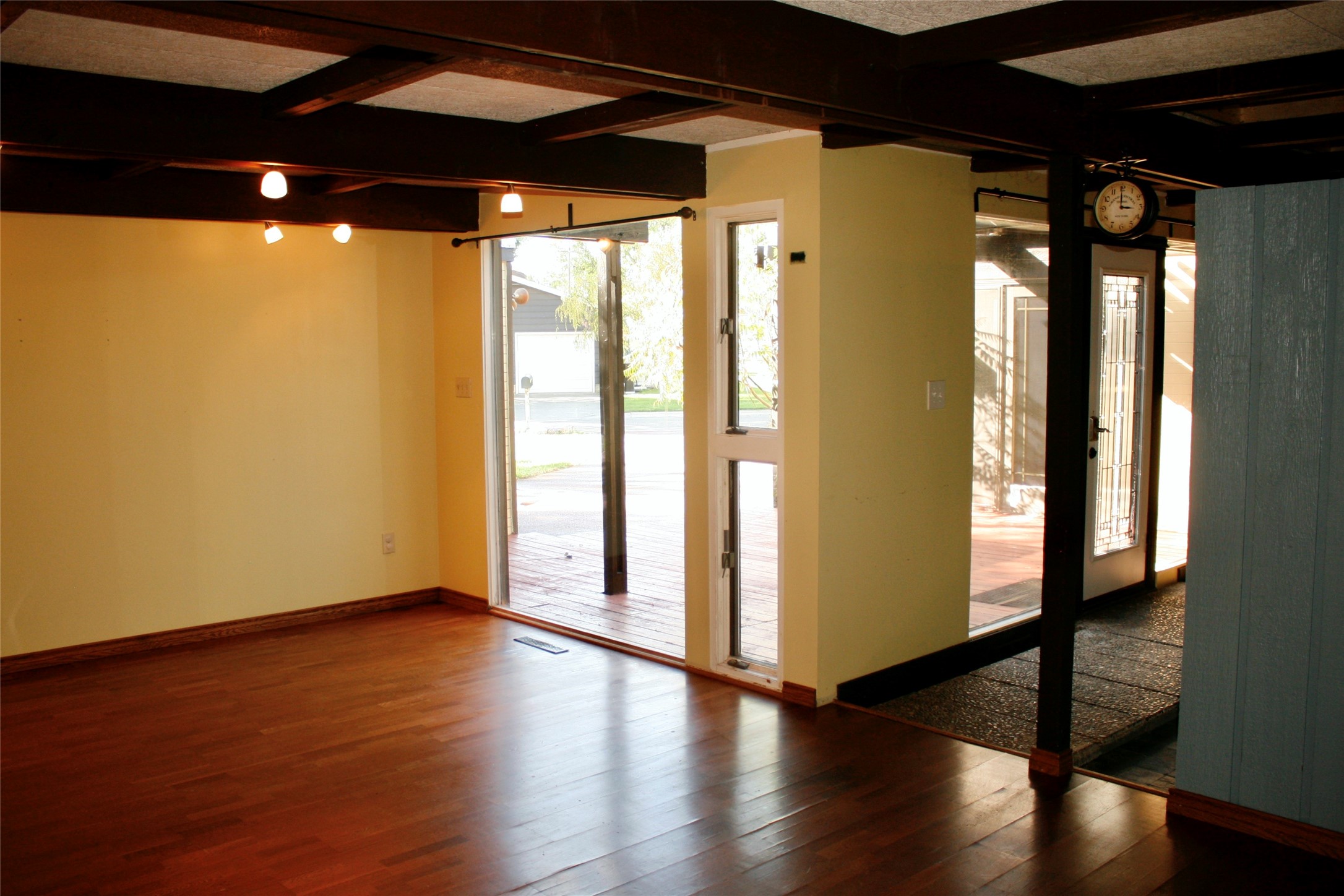 407 Riverview Court