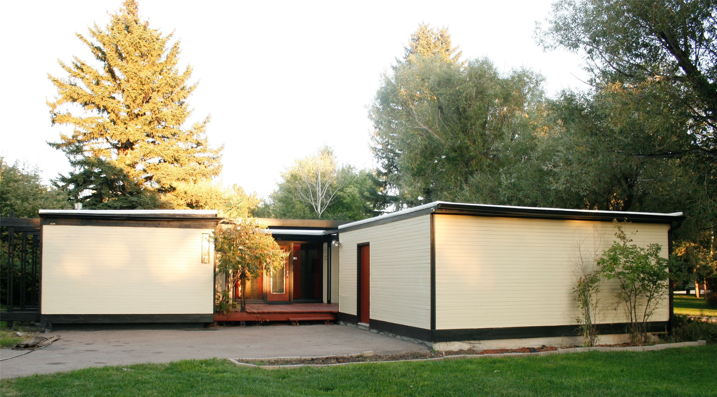 407 Riverview Court