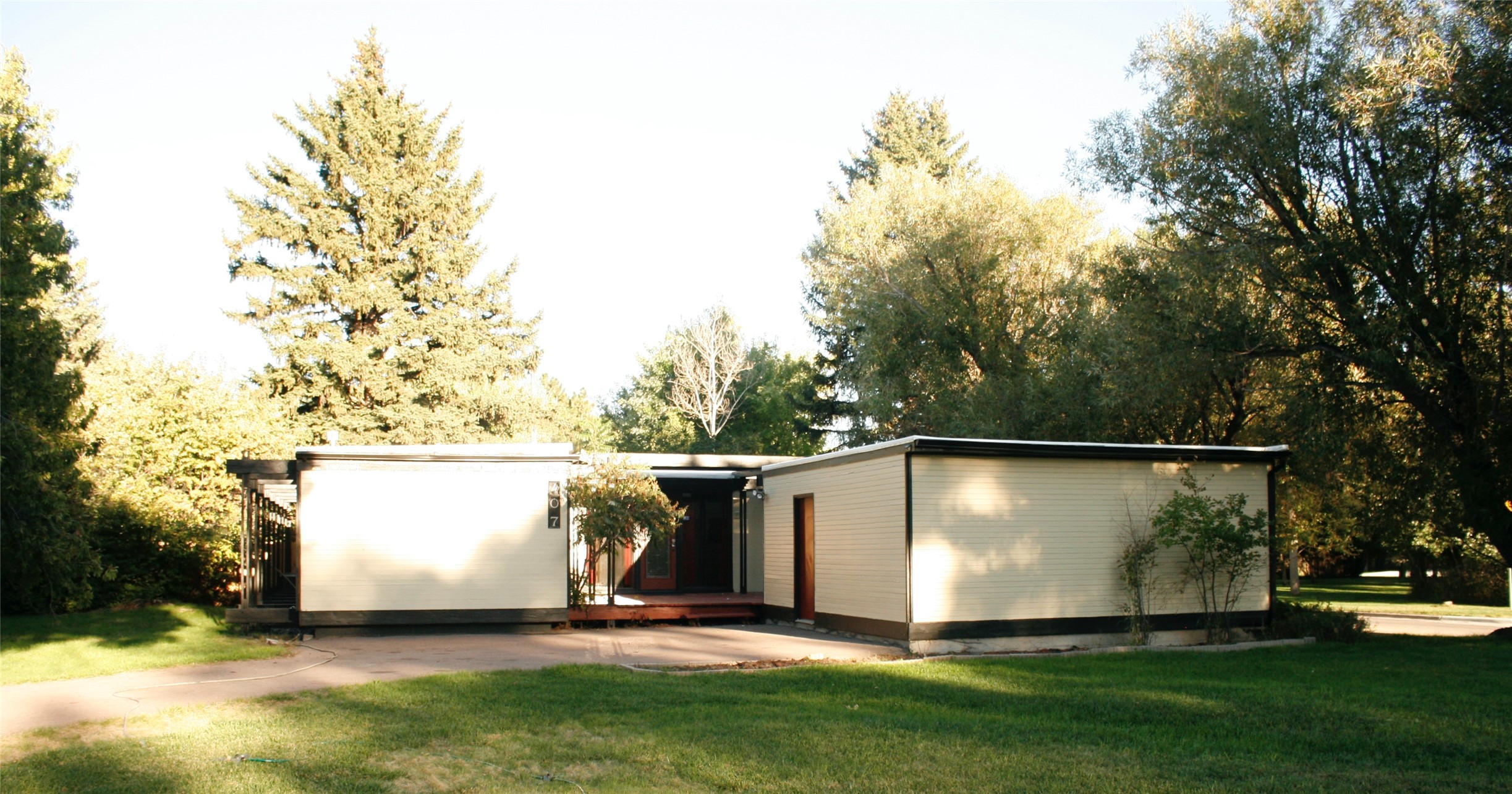 407 Riverview Court