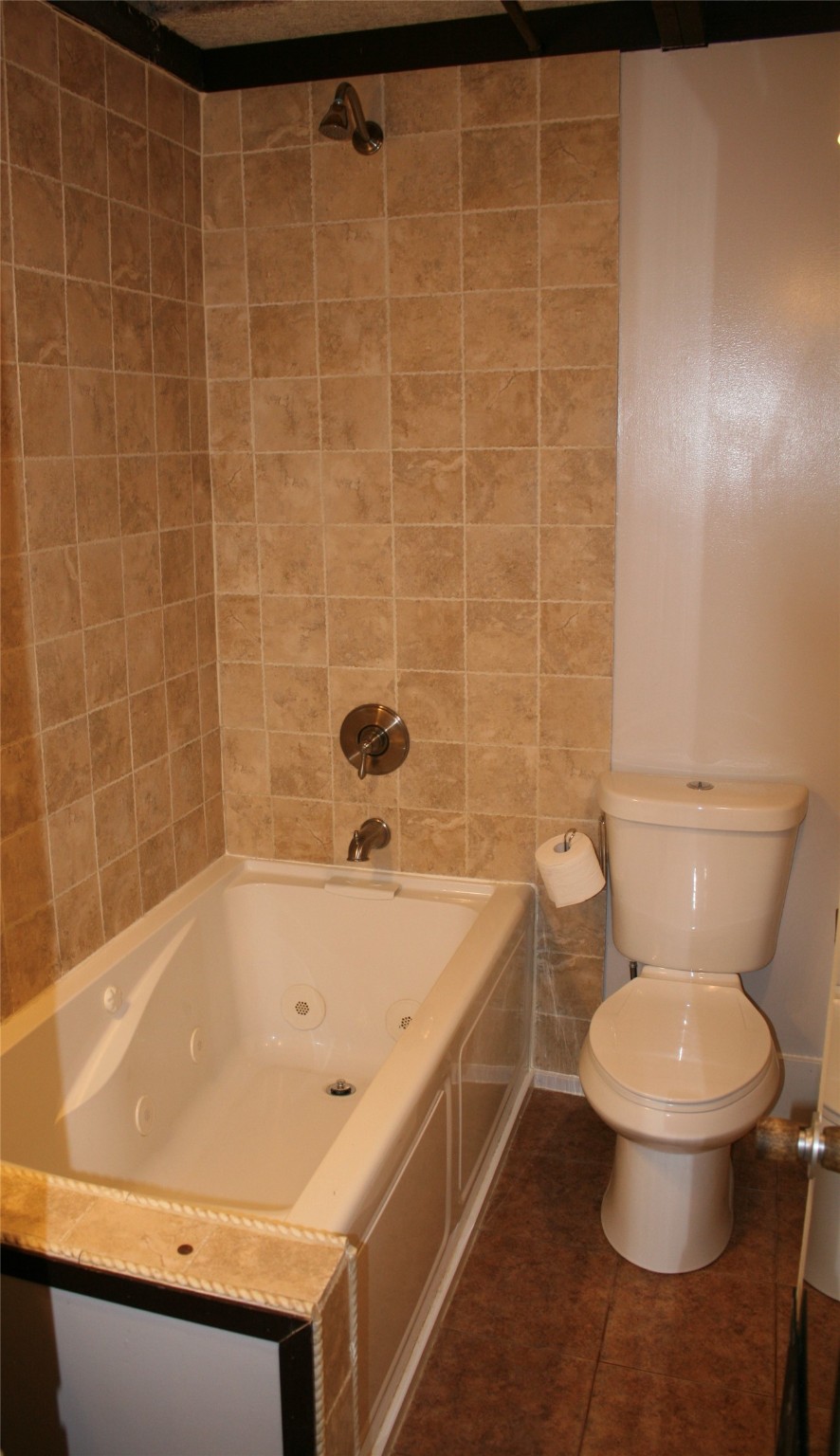 407 Riverview Court
